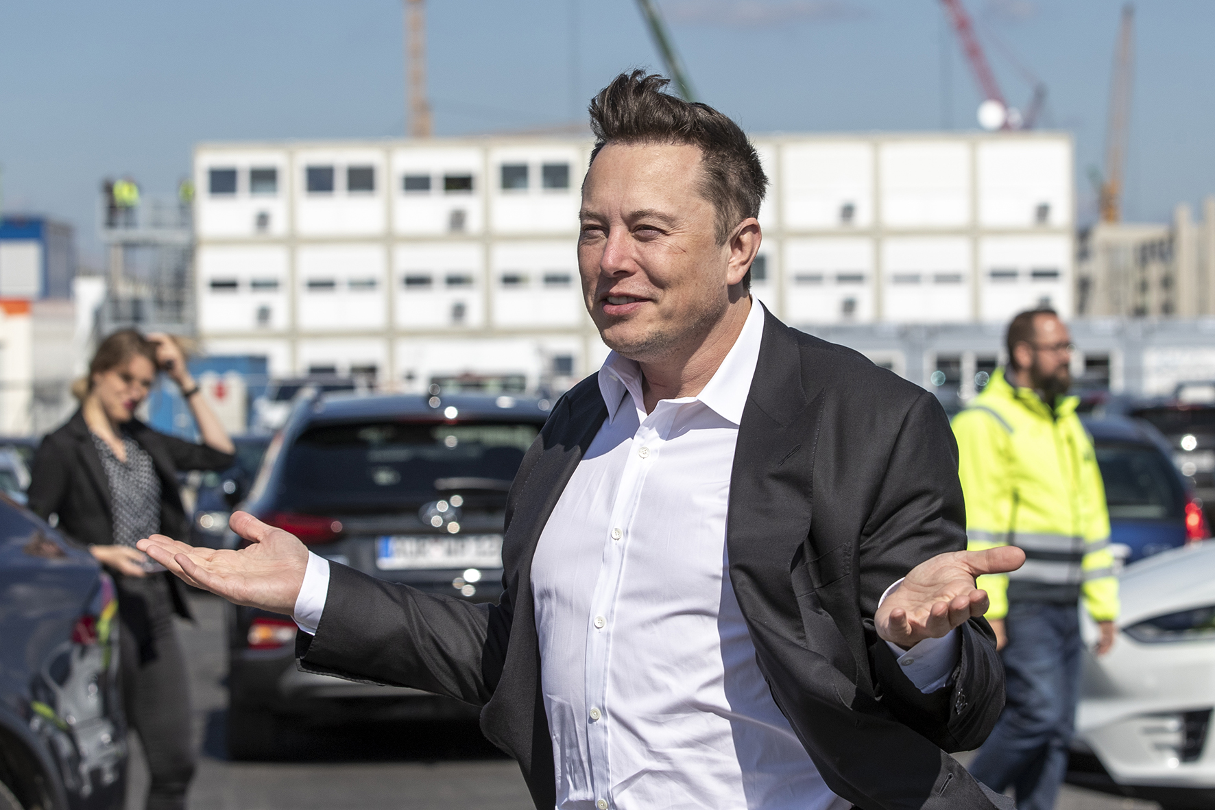 Tesla-Chef Elon Musk besichtigt am 03. September 2020 die Baustelle der neuen Tesla Gigafactory bei Berlin in der Nähe von Grünheide, Deutschland